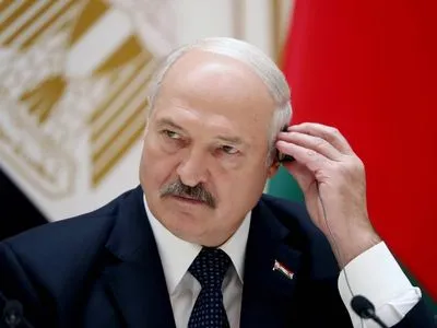 Чья б корова мычала, а Зеленского - молчала: Лукашенко грубо ответил Президенту Украины