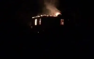 Спалюють будинки і вивозять речі: жителі Карабаху тікають з районів, які мають перейти Азербайджану
