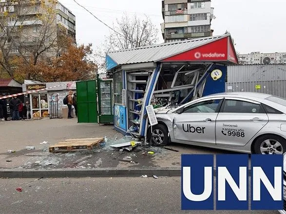 Смертельное ДТП с такси в Киеве: водителя авто, влетевшего в остановку, задержали