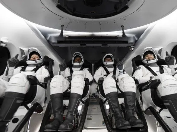 SpaceX та NASA запустили астронавтів на Міжнародну космічну станцію