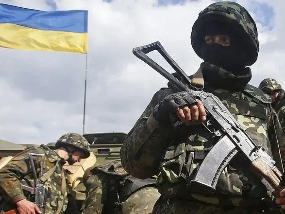 na-donbasi-ukrayinskikh-viyskovikh-obstrilyali-snayperi-ta-granatometniki