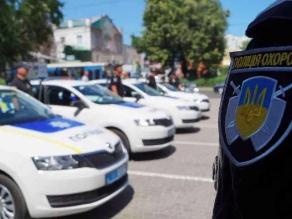 В Киеве командира роты и начальника отдела полиции охраны подозревают в завладении клиентскими средствами