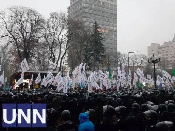 protesti-pid-radoyu-mitinguvalniki-pochali-rozkhoditisya