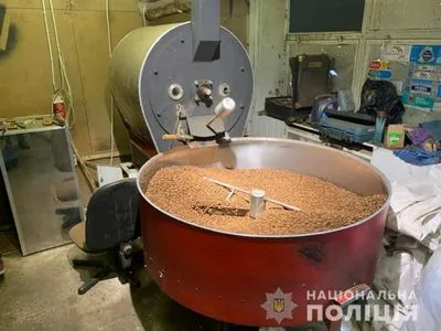 Киберполиция разоблачила преступников, которые еженедельно изготавливали 10 тыс. упаковок фальсифицированного кофе