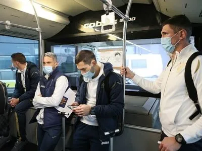 Швейцарські лікарі відмовили українським футболістам у повторній здачі тестів на COVID-19