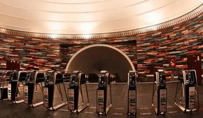 Вибухівки на столичному "Хрещатику" не знайшли, метро працює у звичайному режимі