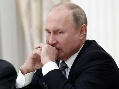 Путін продовжив санкції проти України