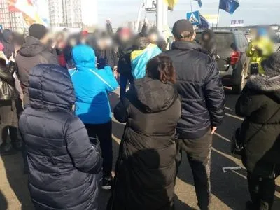 В Одесі працівники ринку “Сьомий кілометр” через карантин перекрили трасу