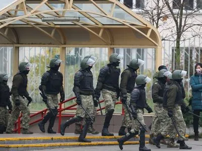 Протесты в Беларуси: силовики в Минске применили спецсредства