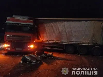 На Харківщині зіткнулися вантажівка та мікроатобус, є поранені