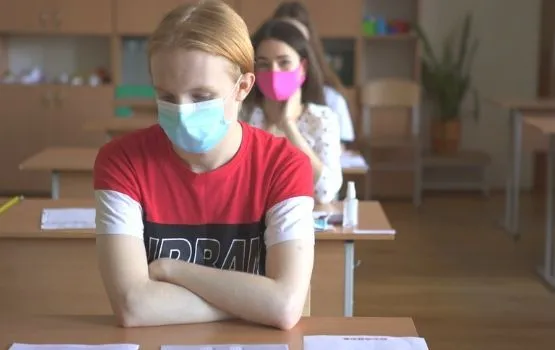 Из-за коронавируса в Киеве на "дистанционке" тысяча классов, 8 школ на карантине