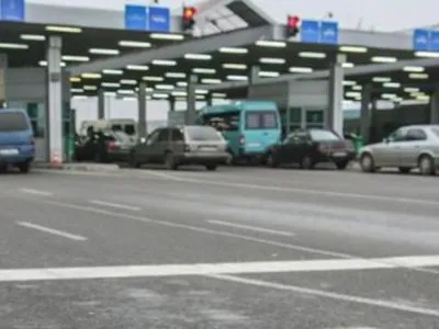 Более 200 автомобилей: на границе с РФ образовались пробки из коммерческого транспорта