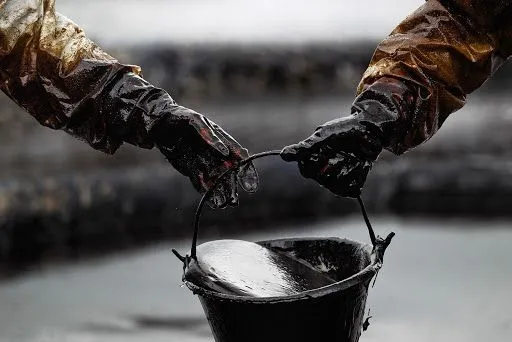 Ціна нафти Brent перевищила 47 дол. за барель - найвищий показник з березня