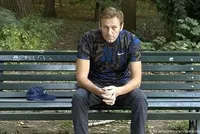 В Берлине сообщили, что "Новичок" был не только на бутылке, из которой пил Навальный