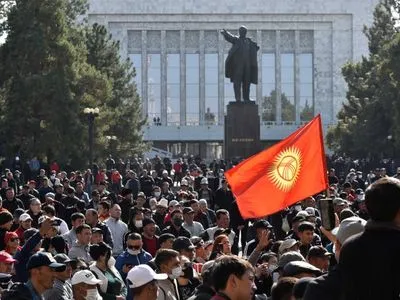 В Кыргызстане высказались за лишение русского языка - статуса официального