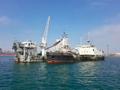 Розлив нафтопродуктів у Чорноморську: АМПУ не допускає Держекоінспекцію на територію порту