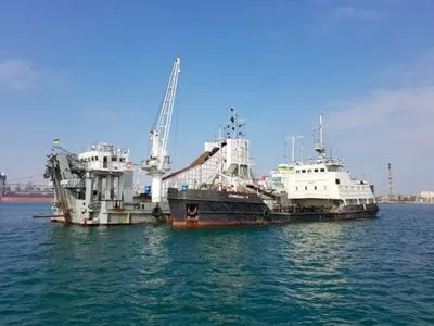 Разлив нефтепродуктов в Черноморске: АМПУ не допускает Госэкоинспекцию на территорию порта