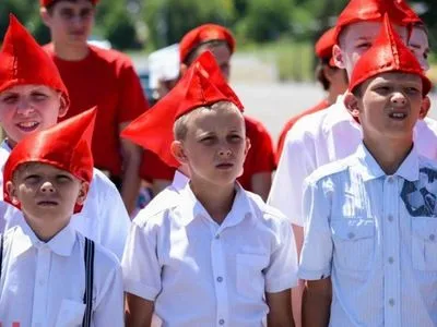 Правозахисники: всю талановиту молодь окупованого Донбасу "інтегрують" в Росію