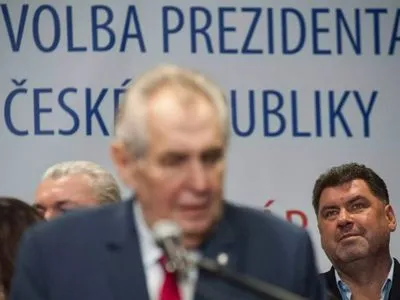 Советник президента Чехии поехал в Москву готовить его встречу с Путиным, в чешском МИД о визите не знали