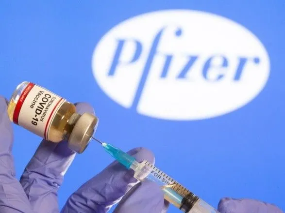 United Airlines начала доставлять вакцину Pfizer на склады США и Европы - WSJ