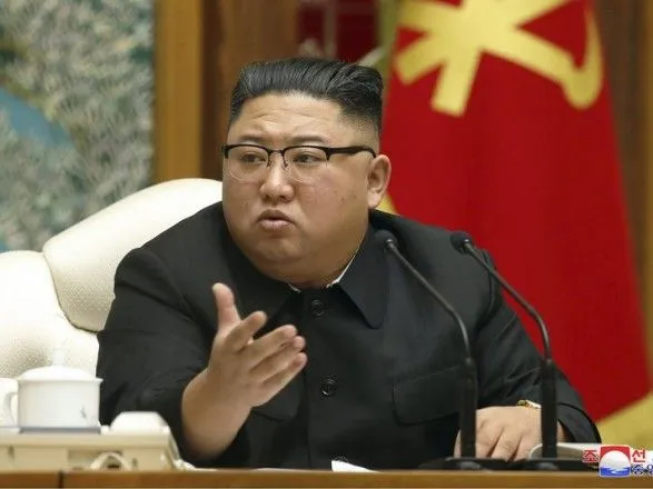 Ким Чен Ын казнил двух чиновников и "закрыл" столицу в попытке борьбы с COVID-19 - AP