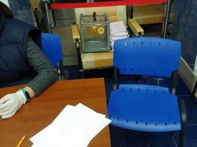 Подарки за фото на участке и голосование по "Дие" вместо паспорта: ОПОРА о нарушениях в Черновцах