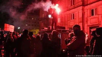 В Польше снова протестовали против запрета абортов: полиция попыталась помешать