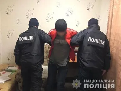 В Чернигове арестовали мужчину за попытку изнасиловать малолетнюю девочку