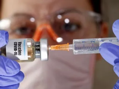 У США до Різдва будуть доступні перші дві вакцини від коронавірусу