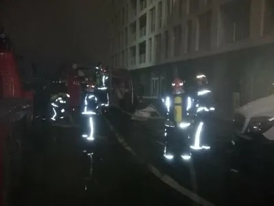 В центре Киева горела многоэтажка, людей эвакуировали