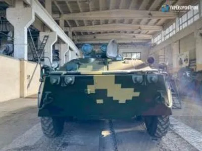 Военным передали партию отремонтированных и модернизированных БТР