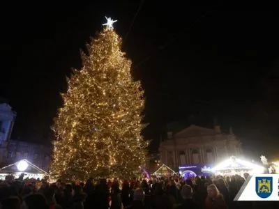 Рождество отменить нельзя: во Львове установят 18-метровую елку, но откажутся от гуляний
