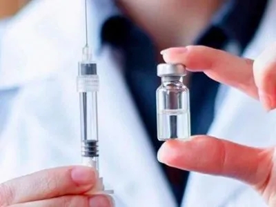 Рада скоротила строки затвердження клінічних випробувань і реєстрації вакцин від COVID-19
