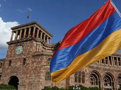 У Вірменії опозиція висунула на пост глави тимчасового уряду першого прем’єр-міністра
