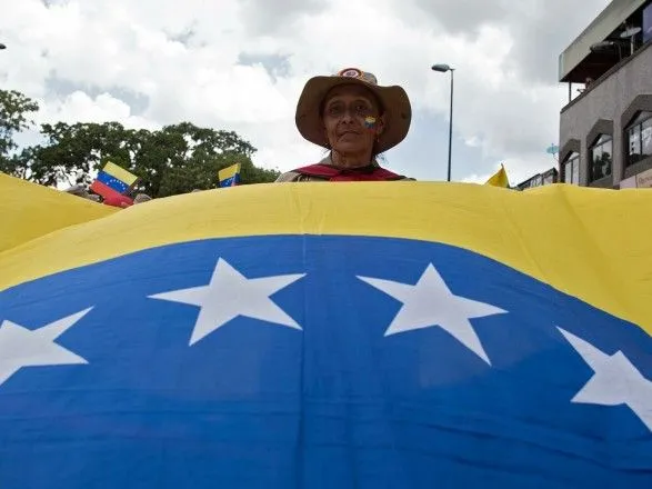 В Венесуэле сегодня пройдут парламентские выборы, оппозиция объявила бойкот