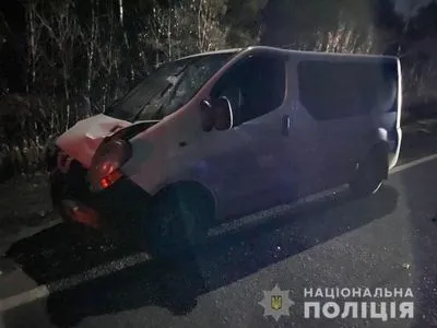 На Харківщині мікроавтобус на смерть збив чоловіка