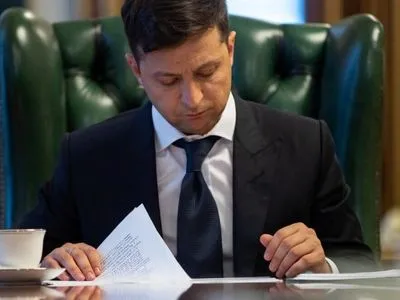 Зеленскому передали на подпись закон об уголовной ответственности за ложь в декларациях