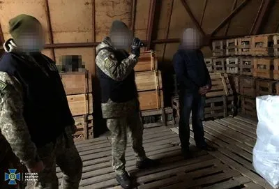 В военной части в Полтавской области выявили оборудку с обмундированием на миллион