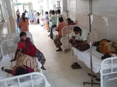 Спалах "невідомої хвороби" в Індії: є перша жертва, влада оголосила попередні причини госпіталізації сотень людей