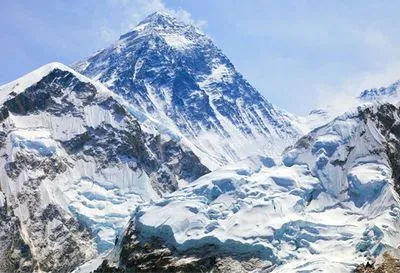 Эверест оказался выше почти на метр, чем раньше предполагалось