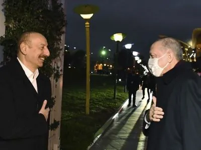 Ердоган прибув до Азербайджану для участі в "параді перемоги"