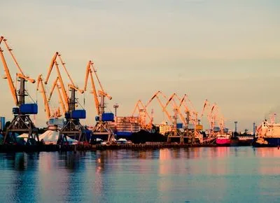Уряд визначив межі декількох портів України