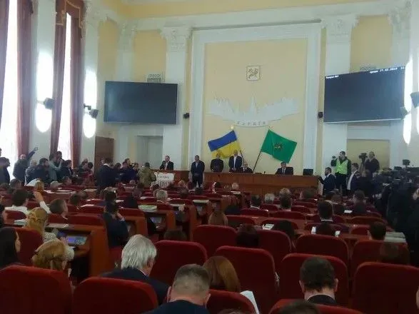 Первая сессия городского совета Харькова: толкотня и поиск электронной подписи Кернеса