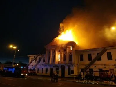 У Полтаві загорівся історичний будинок дворянського зібрання