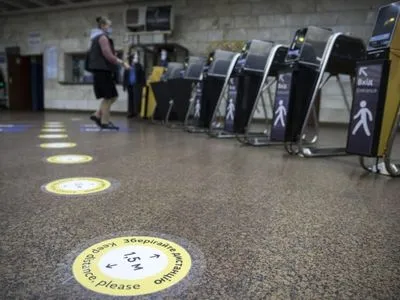 В метро Киева заверили, что будут работать во время локдауна