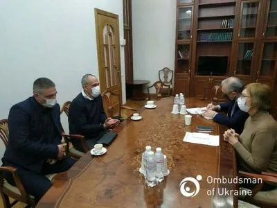 Освобожденные из плена в Ираке украинцы поговорили с омбудсменом об адаптации