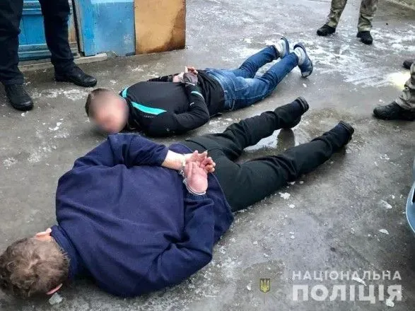 На Київщині товариші п'яного водія напали на поліцейських та влаштували стрілянину