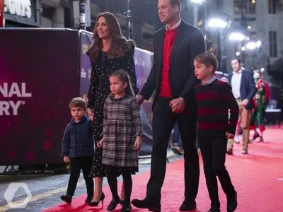 Принц Вільям і Кейт Міддлтон сходили з дітьми до театру
