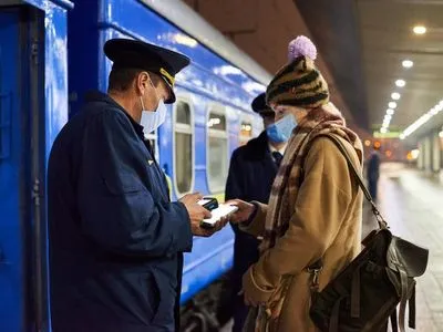 Из Киева в прифронтовую Авдеевку в первый рейс отправился поезд “Маяк”