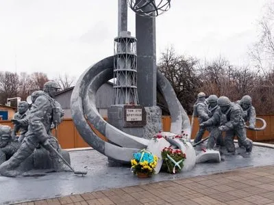 В Украине сегодня чествуют ликвидаторов аварии на Чернобыльской АЭС